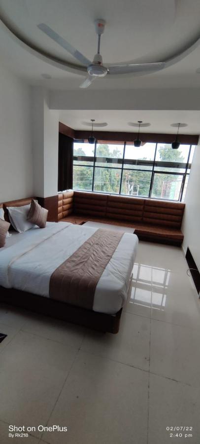 Collection O Hotel Green Park Ānand 外观 照片