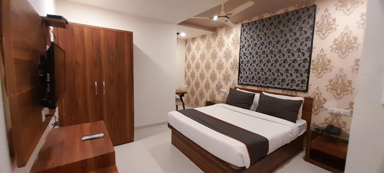 Collection O Hotel Green Park Ānand 外观 照片