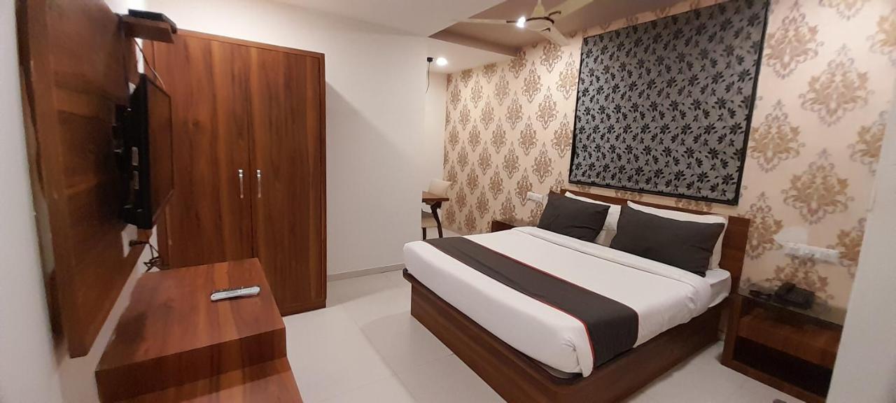 Collection O Hotel Green Park Ānand 外观 照片